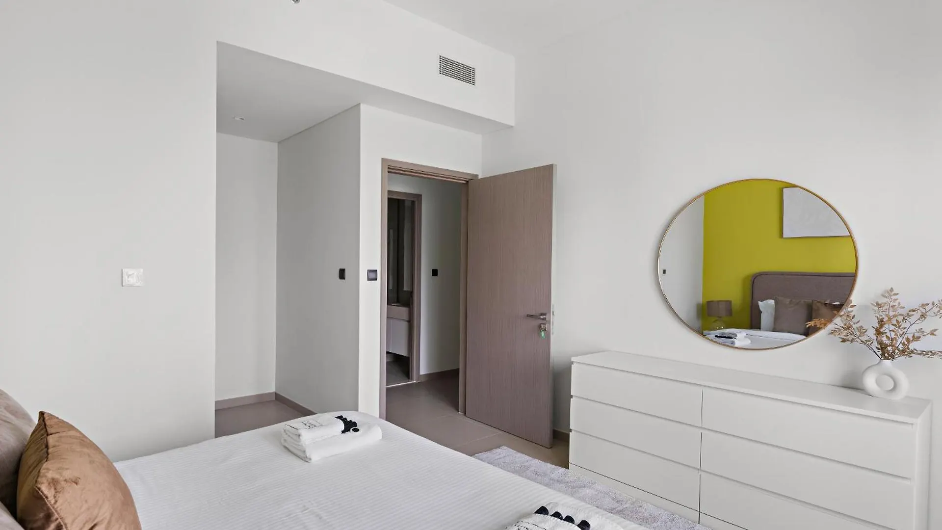 Vibrant 3Bdr Plus 1 Guest Room In Downtown With Burj Khalifa View Dubai 0*,