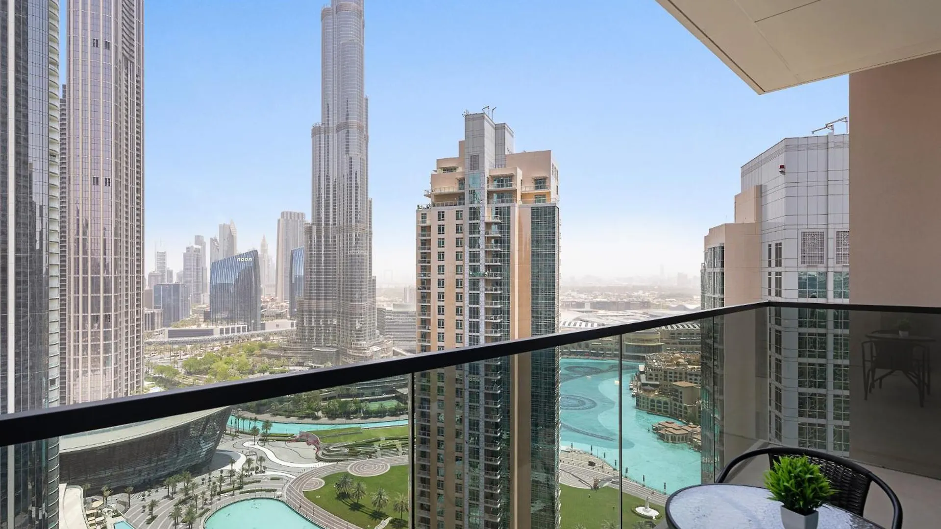 Apartment Vibrant 3Bdr Plus 1 Guest Room In Downtown With Burj Khalifa View Dubai United Arab Emirates