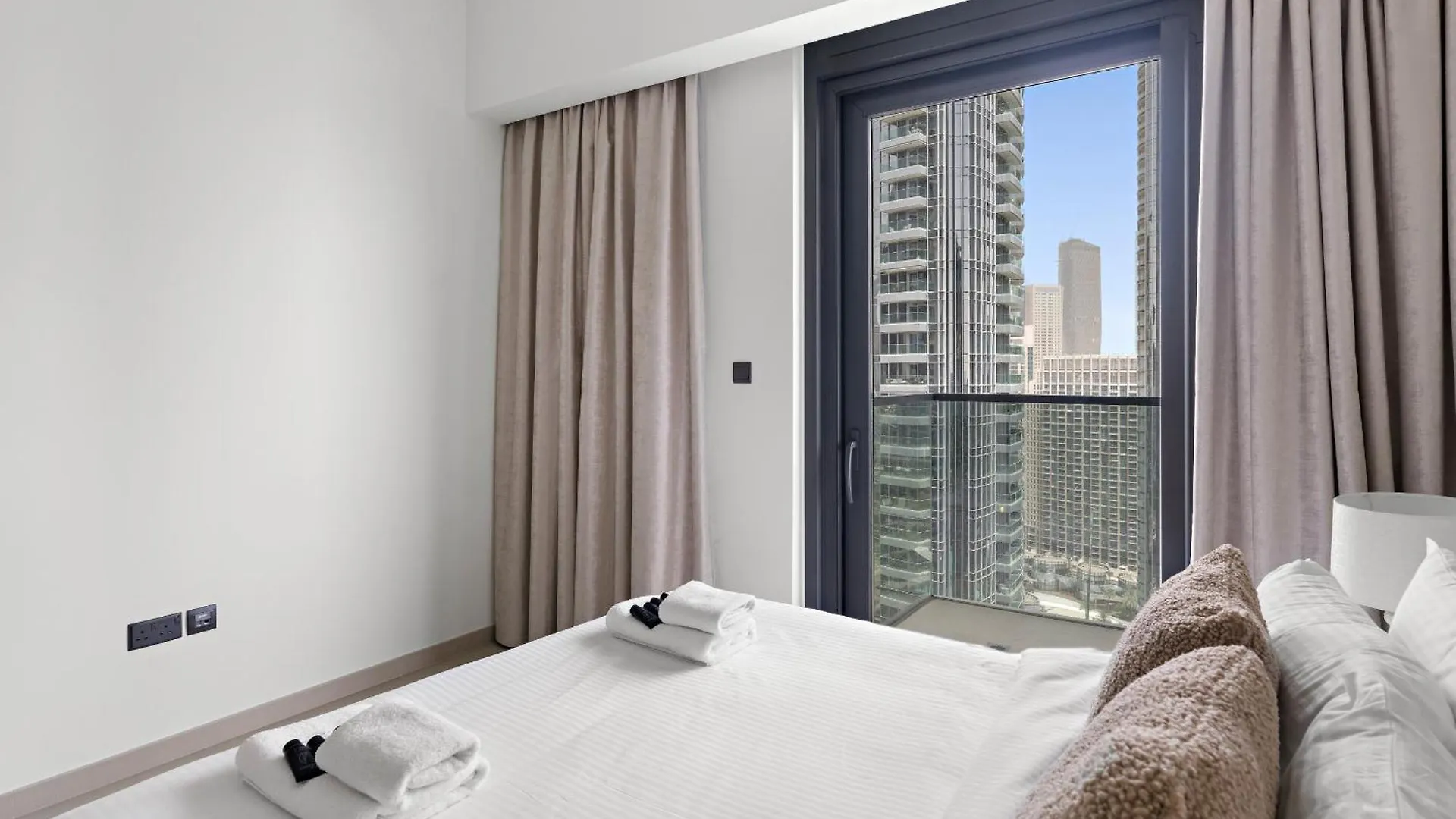 Vibrant 3Bdr Plus 1 Guest Room In Downtown With Burj Khalifa View Dubai United Arab Emirates